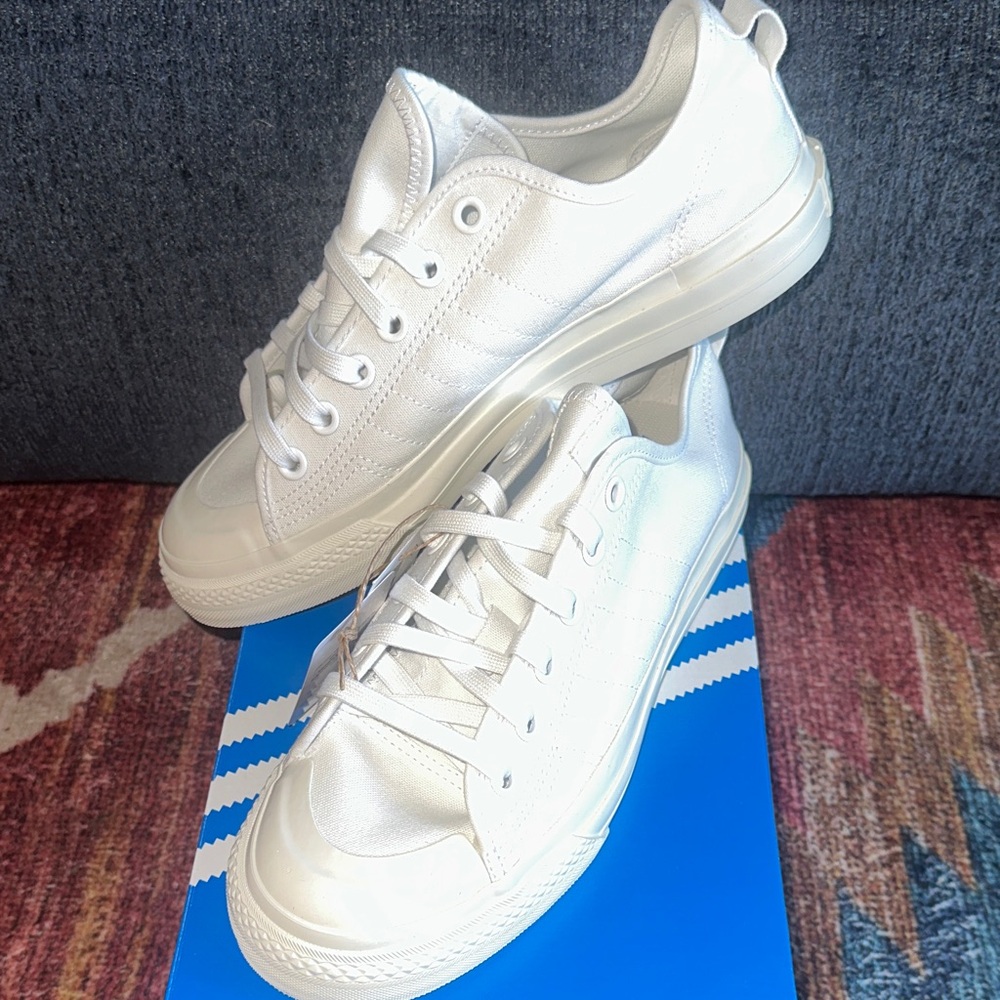 Adidas Nizza White Low-Top Sneakers 8.5 men’s = 10 women’s
